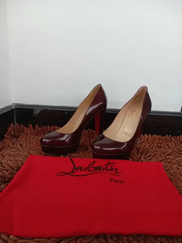 Christian Louboutin Authentic Maroon heels 11cm exotic skin