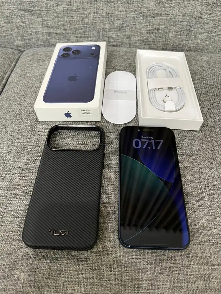Iphone 17 Pro Max 256 GB Deep Blue iBOX Feb.2027 LikeNew 99% Free Case