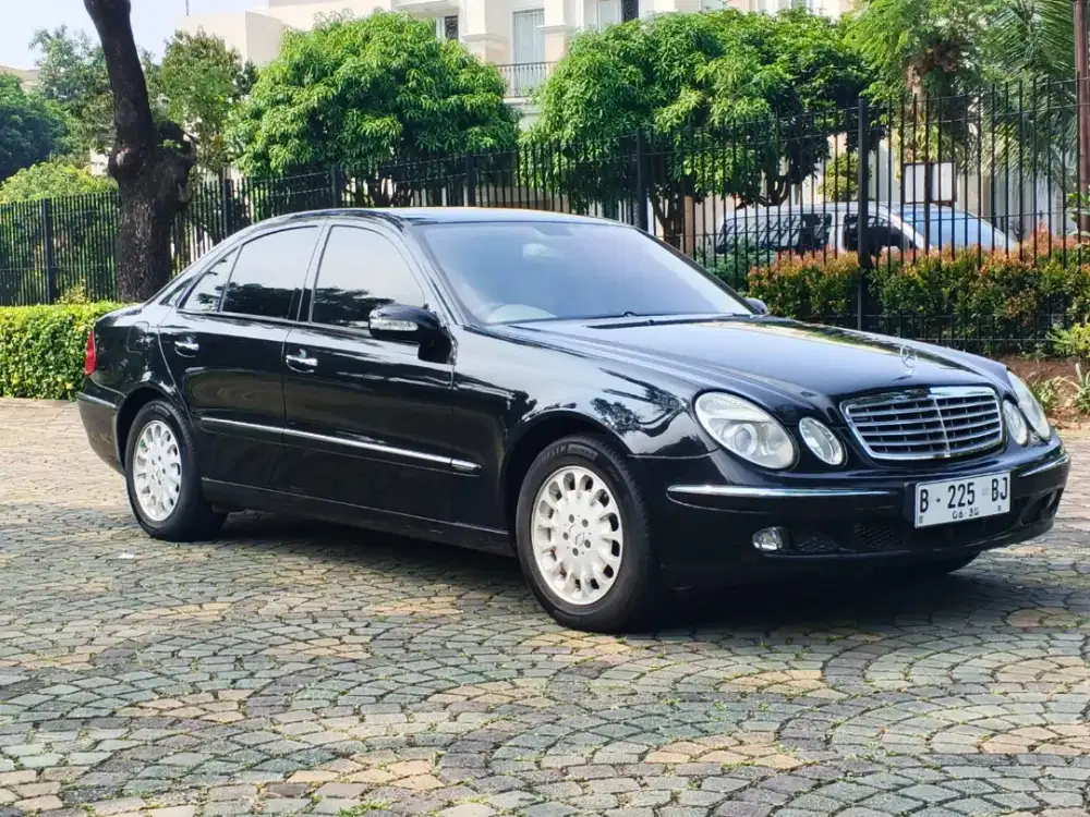 Mercedes Benz E 260 Elegance tahun 2005