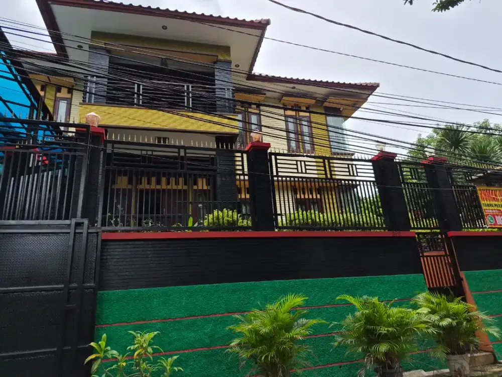 DIJUAL RUMAH SIAP HUNI DI ULUJAMI PESANGGRAHAN  JAKARTA SELATAN