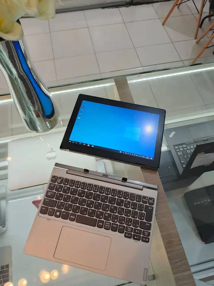 Tablet Windows Hybrid 2in1 Baru ex Display