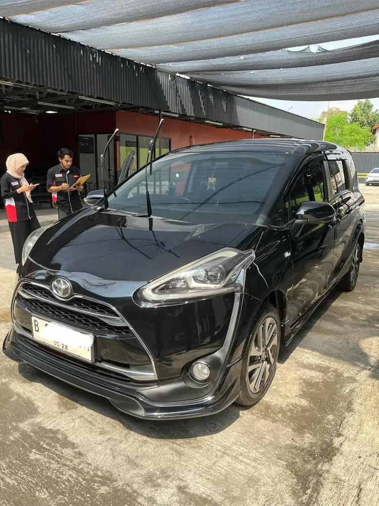 Toyota Sienta Q AT 2016 Hitam