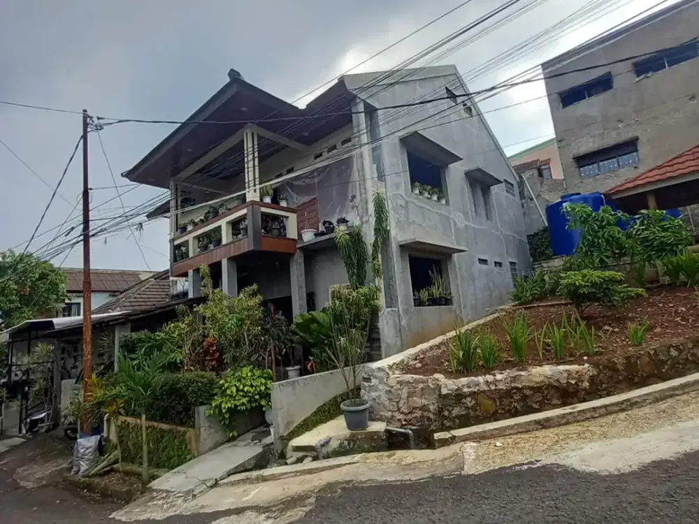 Dijual Rumah Tumbuh Terawat tinggal Finishing Padasuka dekat Saung UJO Bandung