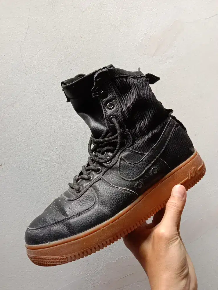 Sepatu Nike high