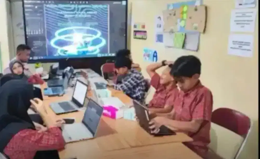 Gratis ijazah SMA. Supaya gampang cari kerja. Ikut sekolah paket c