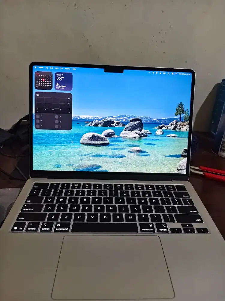 Macbook Air M4 16/256 iBox Garansi On 17 September 2026 Fullset Mulus