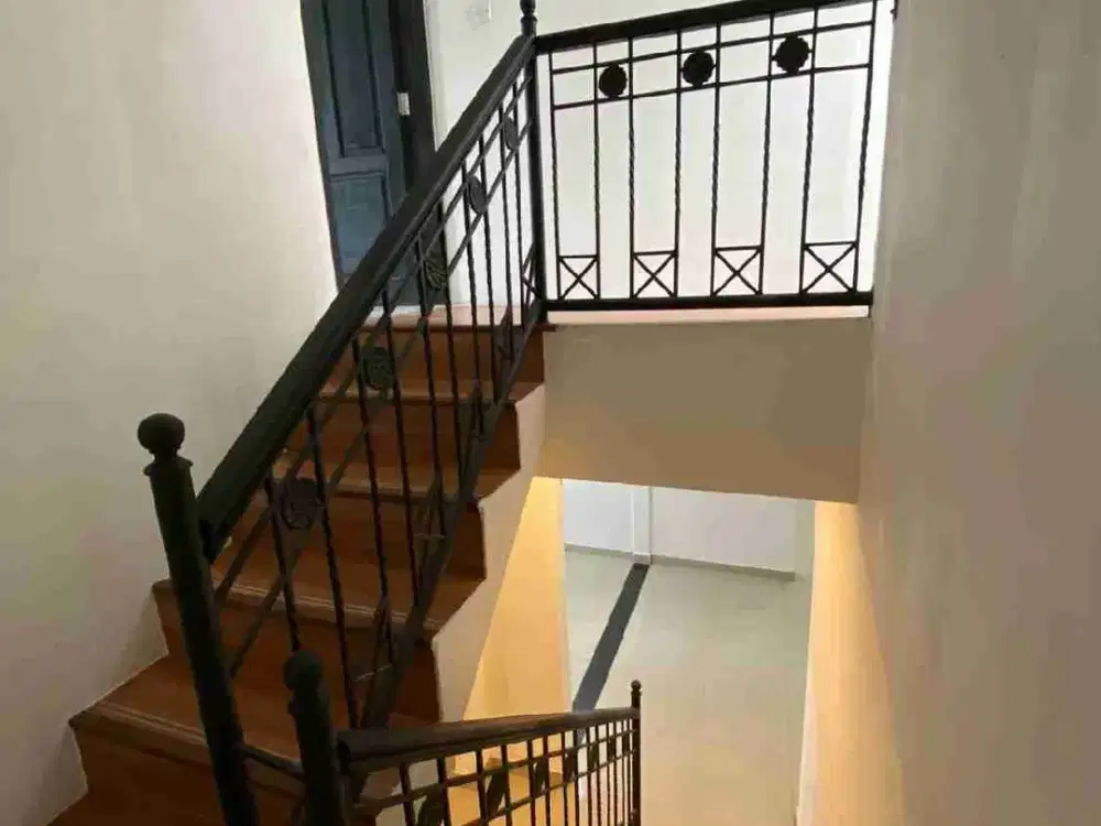 rumah bagus modern bebas banjir di tangerang