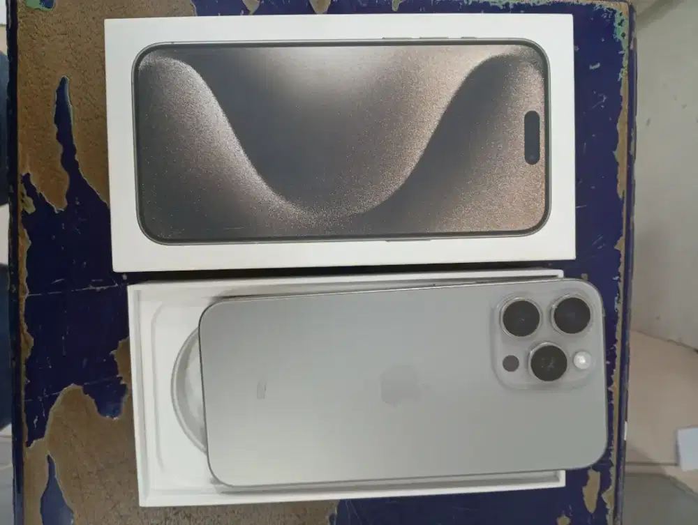 Second iphone 15 Pro Max 256 ex Ibox