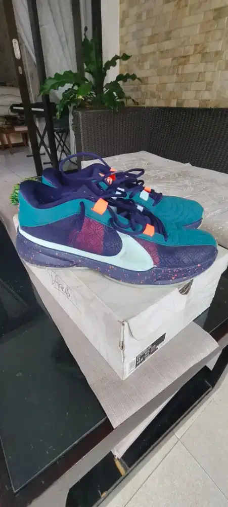 Sepatu basket Nike giannis freak kyk baru
