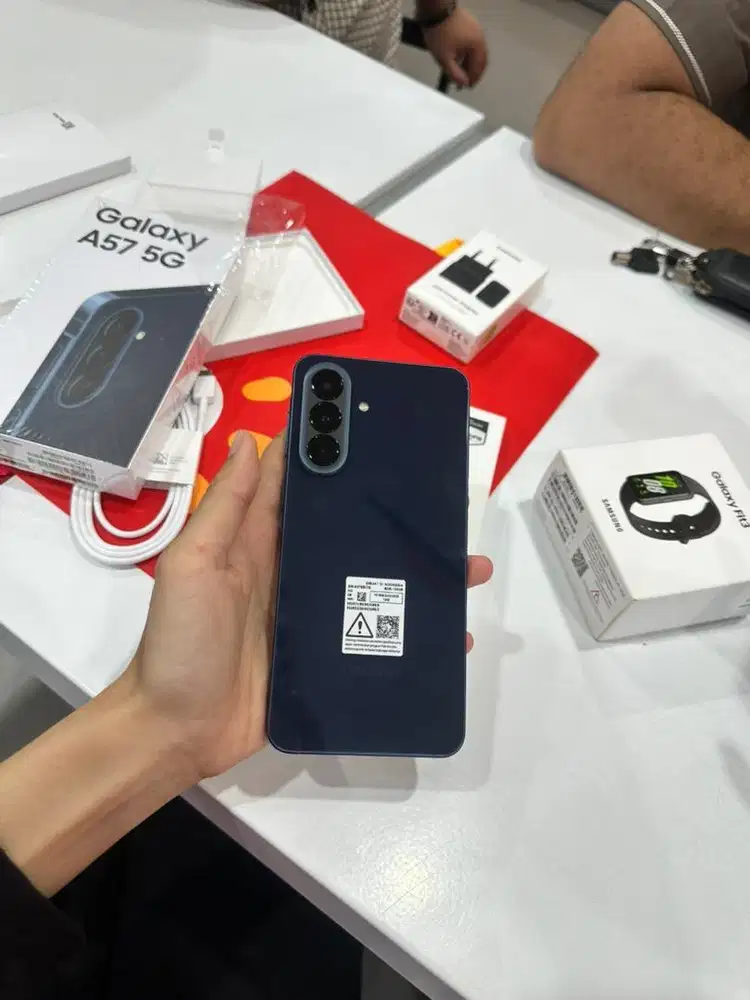 samsung A57 gratis jam tangan dan adapter ori bisa tuker tambah da