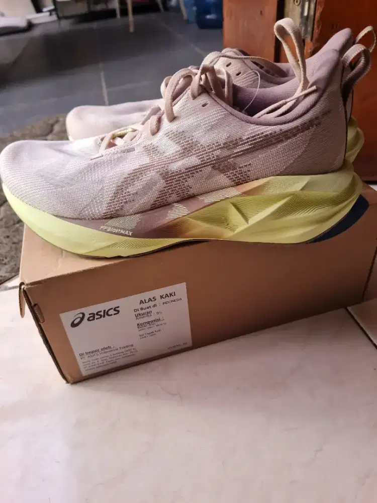 Sepatu Asics Novablast 5 , original