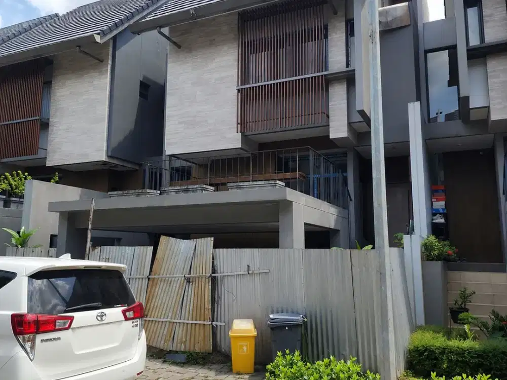Dijual Unit Langka Rumah Mewah 3 Lantai di BSD Sky Balcony Luas Ada Taman dan Void Siap Huni Juli 2026