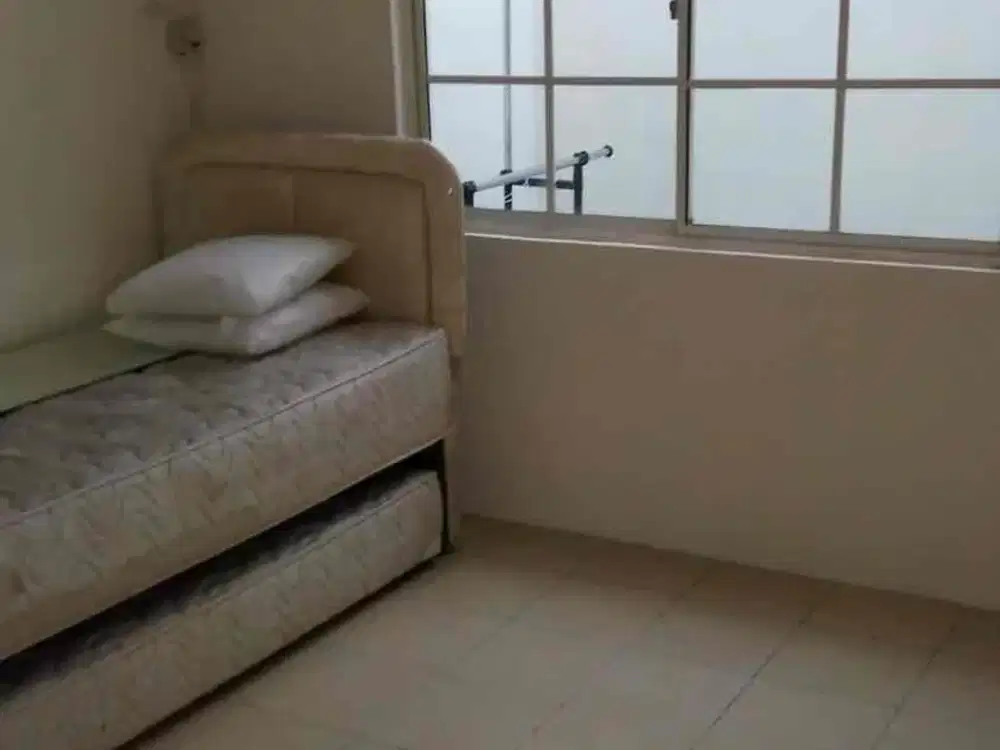 Dijual Cepat Townhouse Taman Hijau , lantai dasar ,Lippo Karawaci Furnish