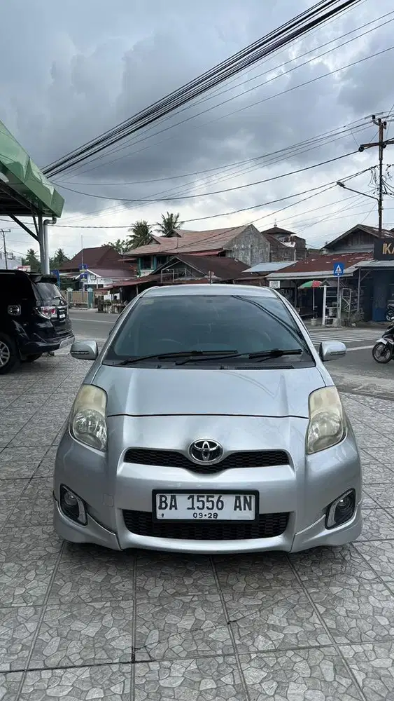 YARIS E METIC 2013