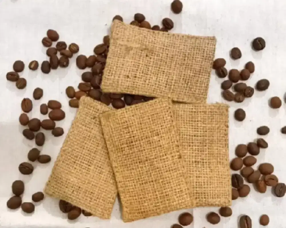 PENJAHIT UNTUK KARUNG KOPI