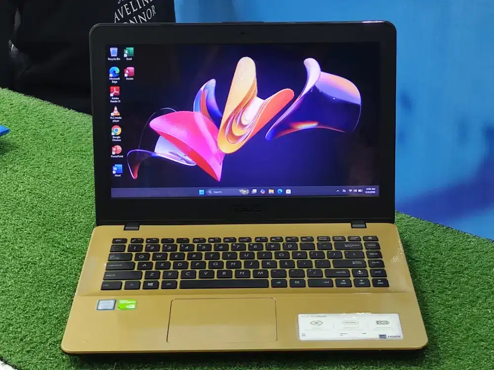 LAPTOP GAME/DESAIN ASUS VIVOBOOK X442UF CORE i7 RAM 8 GB SSD 512 GB