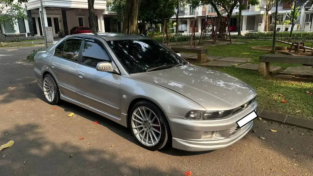 Mitsubishi Galant Hiu 2001 V6 AT Silver - Pajak Panjang