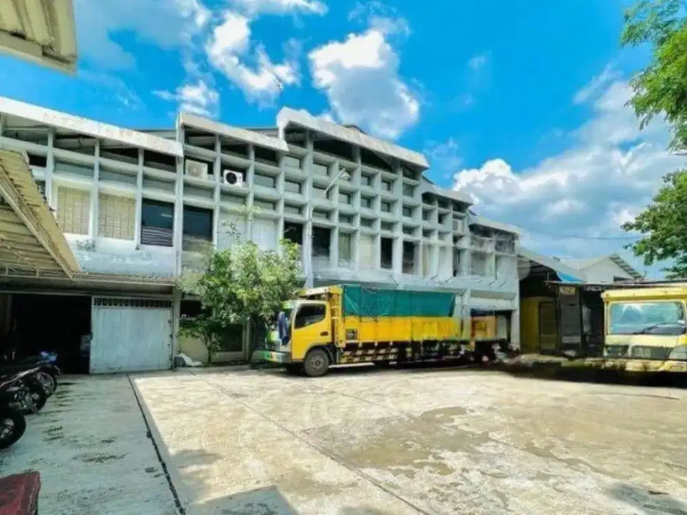 *Gudang Raya Kenjeran - Surabaya* *Nol Jalan Raya , Dekat Ke Merr*