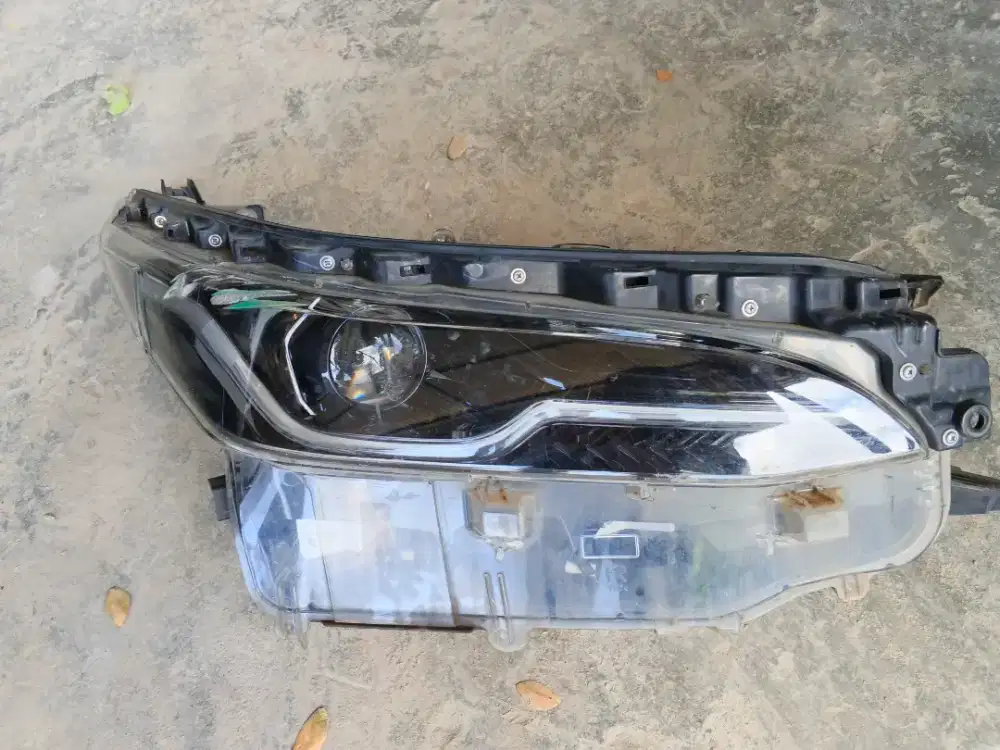 Headlamp fortuner gr 2023 kanan