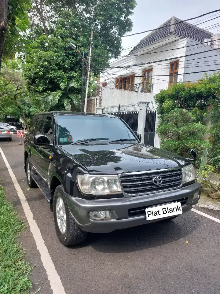 Toyota Land Cruiser VX100 Sahara 2003