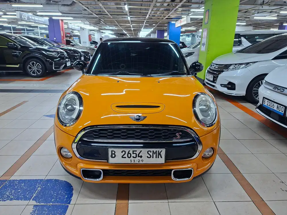 Mini cooper S turbo 2 door at 2014 low km