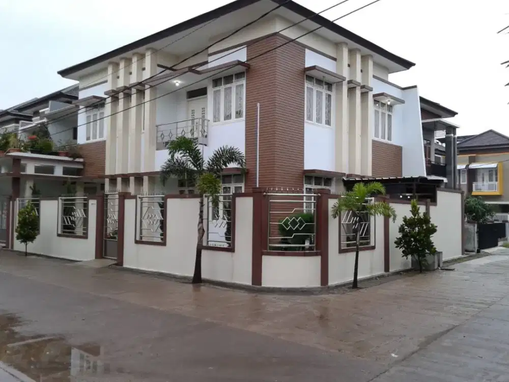 Rumah Sudut 2 Lantai Di Taman Persada Margahayu Bandung