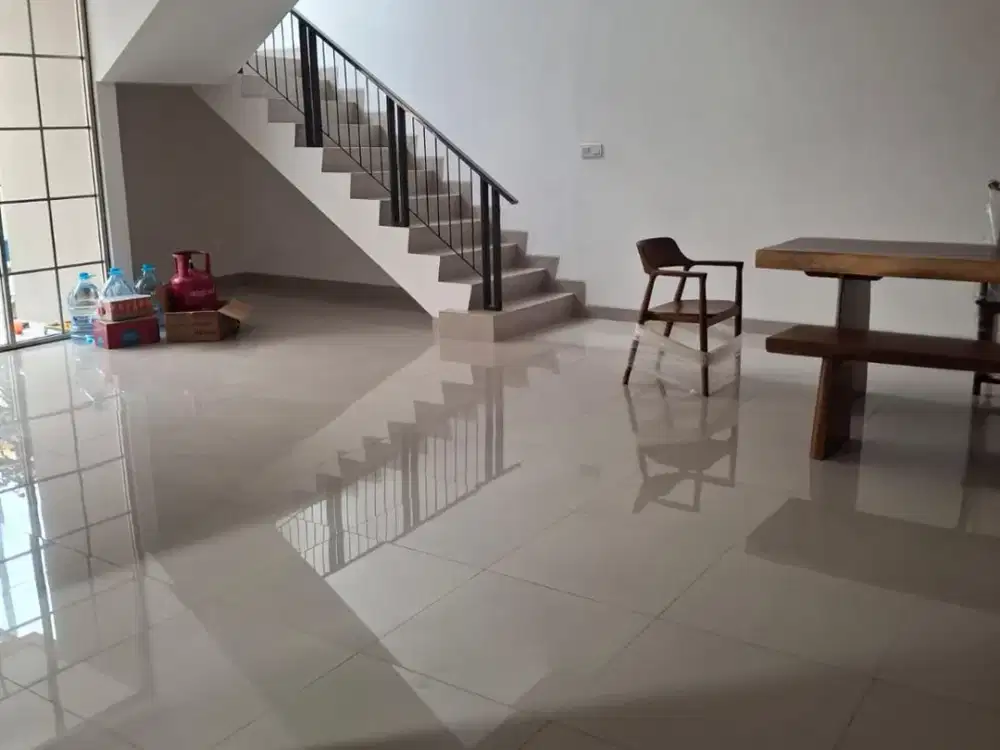 Di Jual Rumah di PIK 2 ukuran 8x15 3KT Kosongan