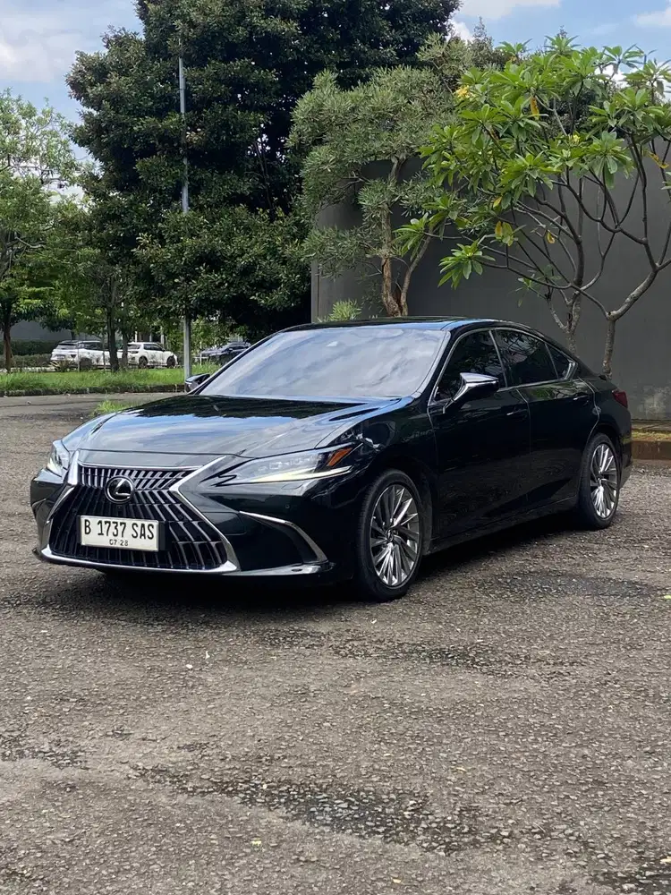 KM LOW!!!Lexus Es300H Ultra Tss