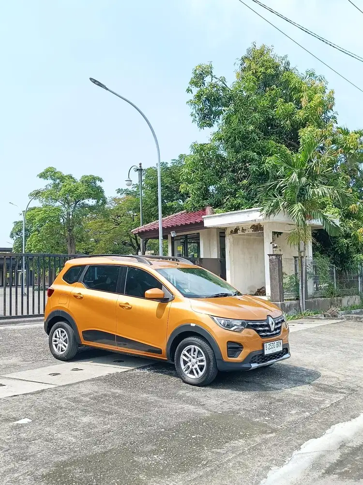 DIJUAL MOBIL BEKAS SEPERTI BARU