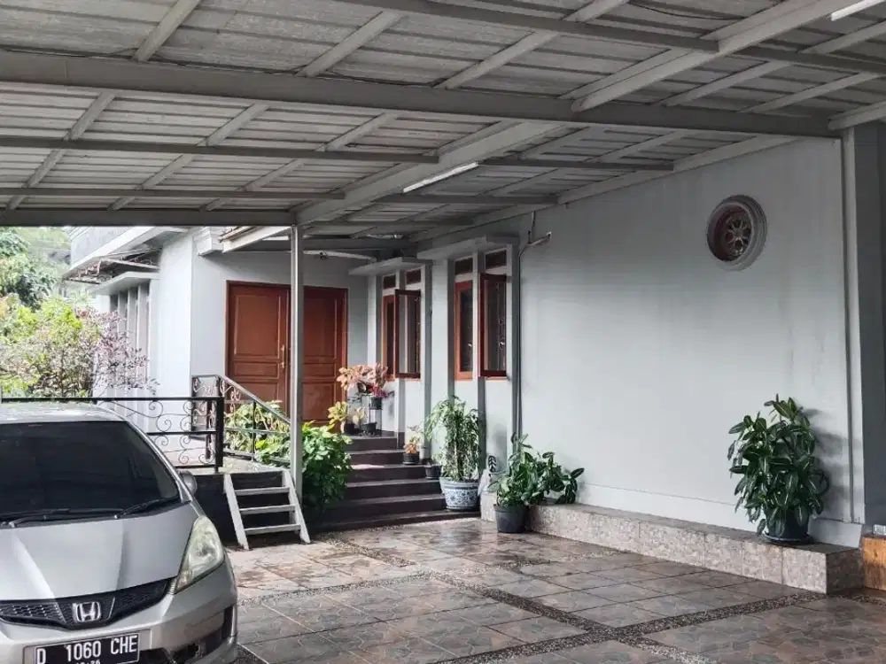 GILA!! BANTING HARGA! Rumah Sudut Gegerkalong Luas 598 m² – 8 M NEGO!
