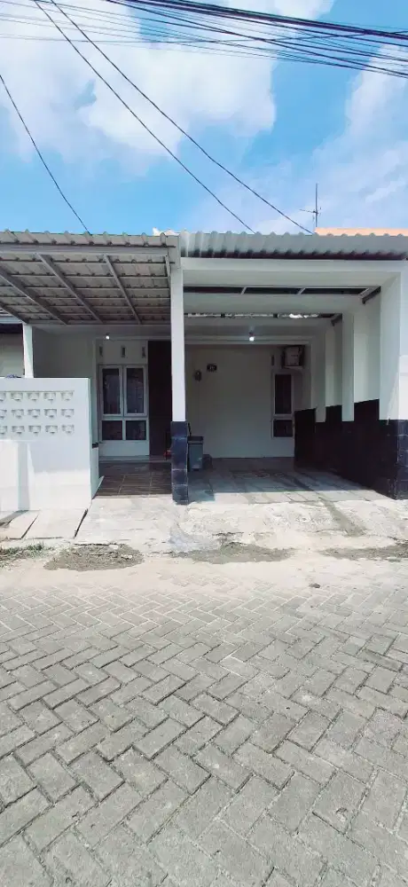 Di sewakan  rumah semi furnished pertahun