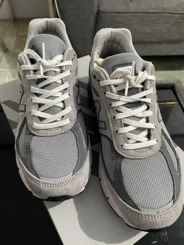 Sepatu New Balance 990
