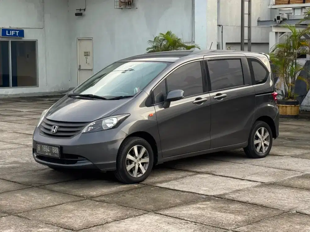 Honda Freed SD AT Matic 2011 / 2012 plat Genap
