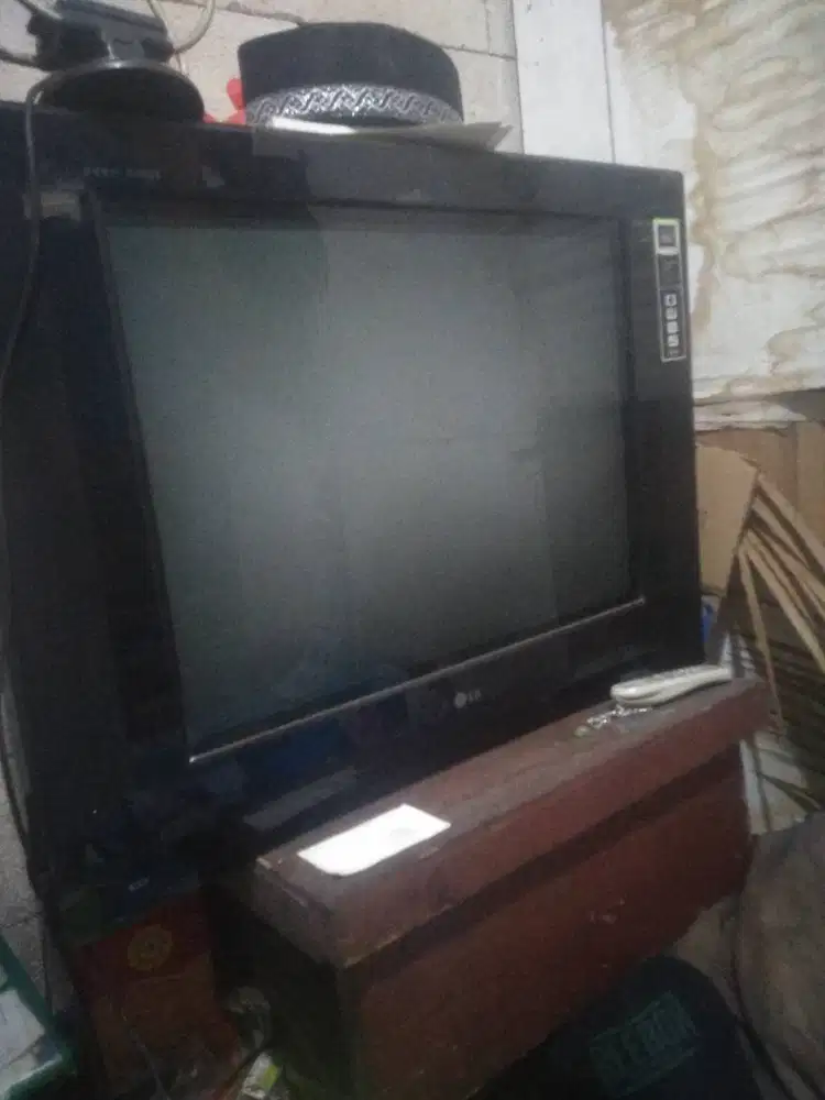 Tv tabung lg pearl black 29 inch second