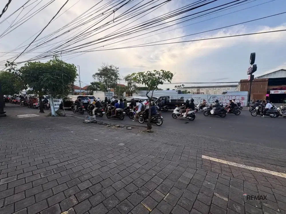Tanah 27,75 Are Dijual, di Teuku Umar Barat Lokasi Super Ramai