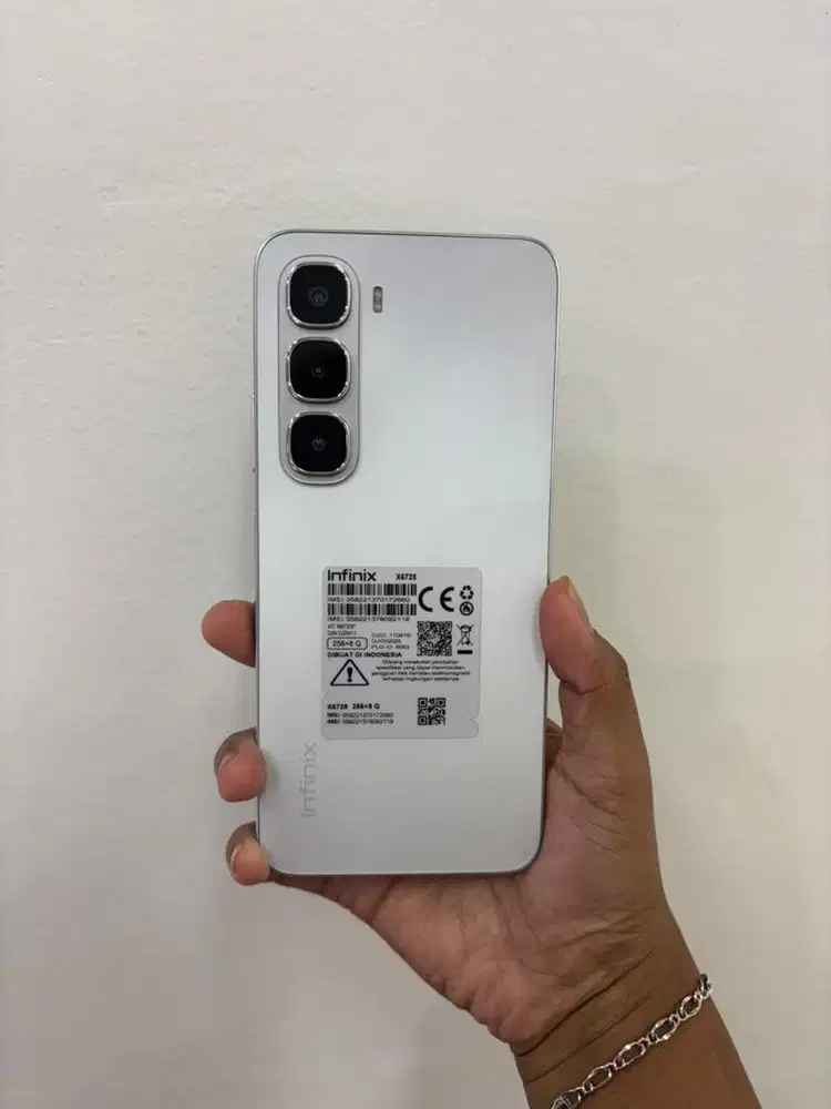 Infinix hot 60i 8/256