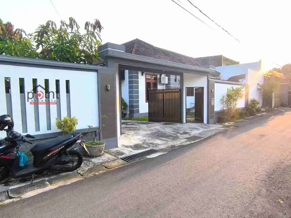 Rumah Mewah Klasik 1 lt Halaman Luas di Sumber Dekat Manahan Solo Kota