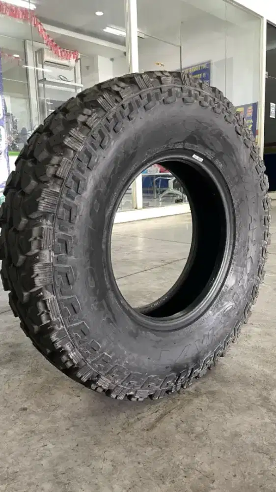 Ban ex-Maxxis 235/85 R16 MT 764