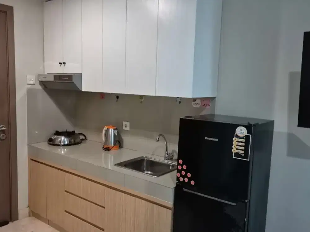 Puri Orchard Studio lt 3 hadap Kolam Renang, Furnished