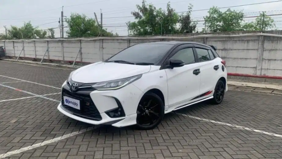 KM Rendah - Toyota Yaris 1.5 S GR Sport Bensin-AT 2023