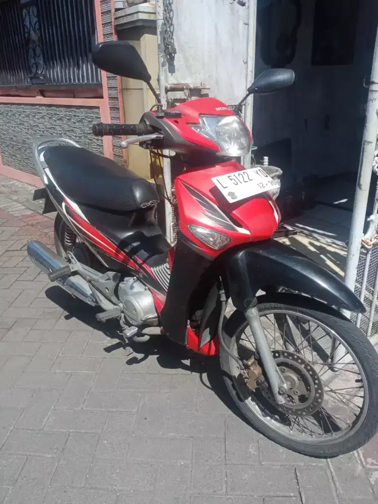Dijual Motor Honda Supra X 125 tahun 2005