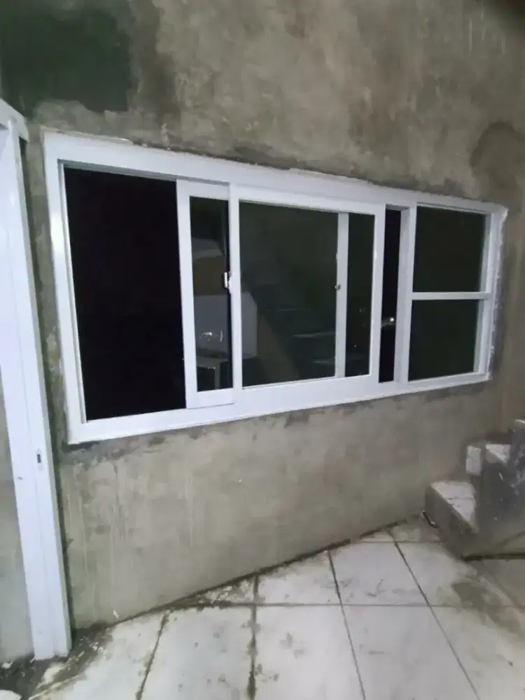 Menerima pemasangan berbgai macam kusen kaca pintu partisi dll