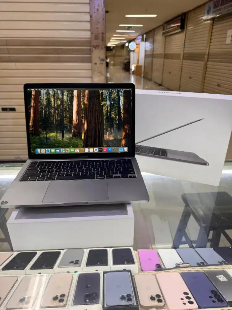 Macbook pro 2020 13 inch core i5/8/256 touchbar resmi ibox