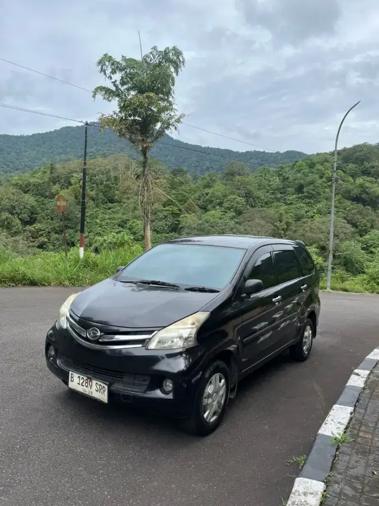 DIJUAL XENIA X 1.3 MT 2013