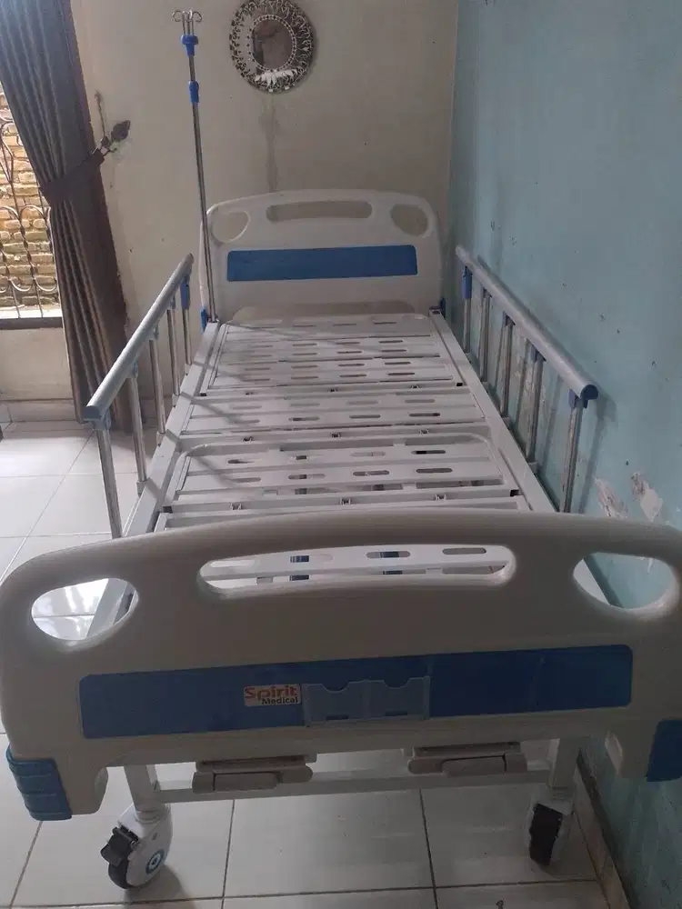 2 Crank Spirit, tempat tidur pasien baru 1 bulan pemakain