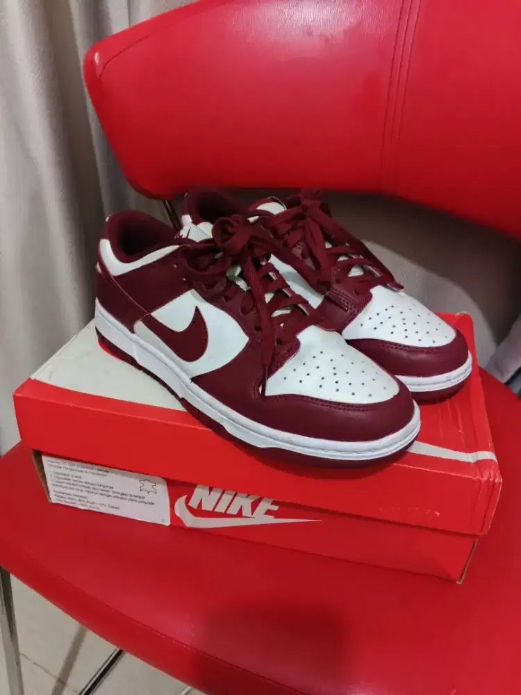 Nike Dunk Low, Team Red, Ukuran 41 (26cm)
