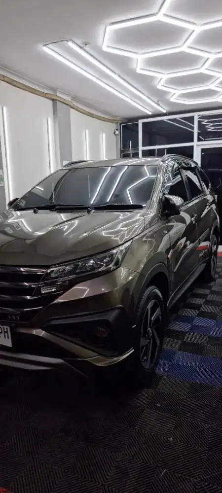 Toyota rush coating mobil salon mobil body repair repaint
