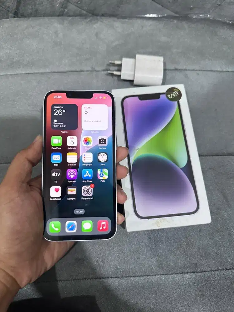 Iphone 14 128 GB Fullset Resmi IBOX. Mulus bonus adaptor