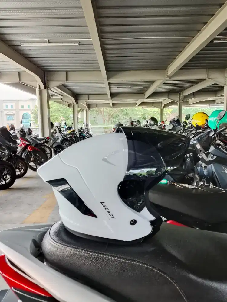 Jual helm kondisi mulus