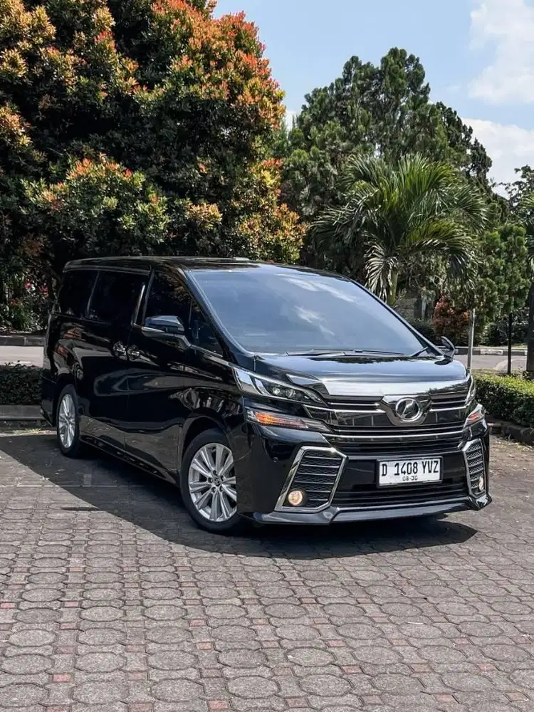 Toyota Vellfire Z 2015 Low km